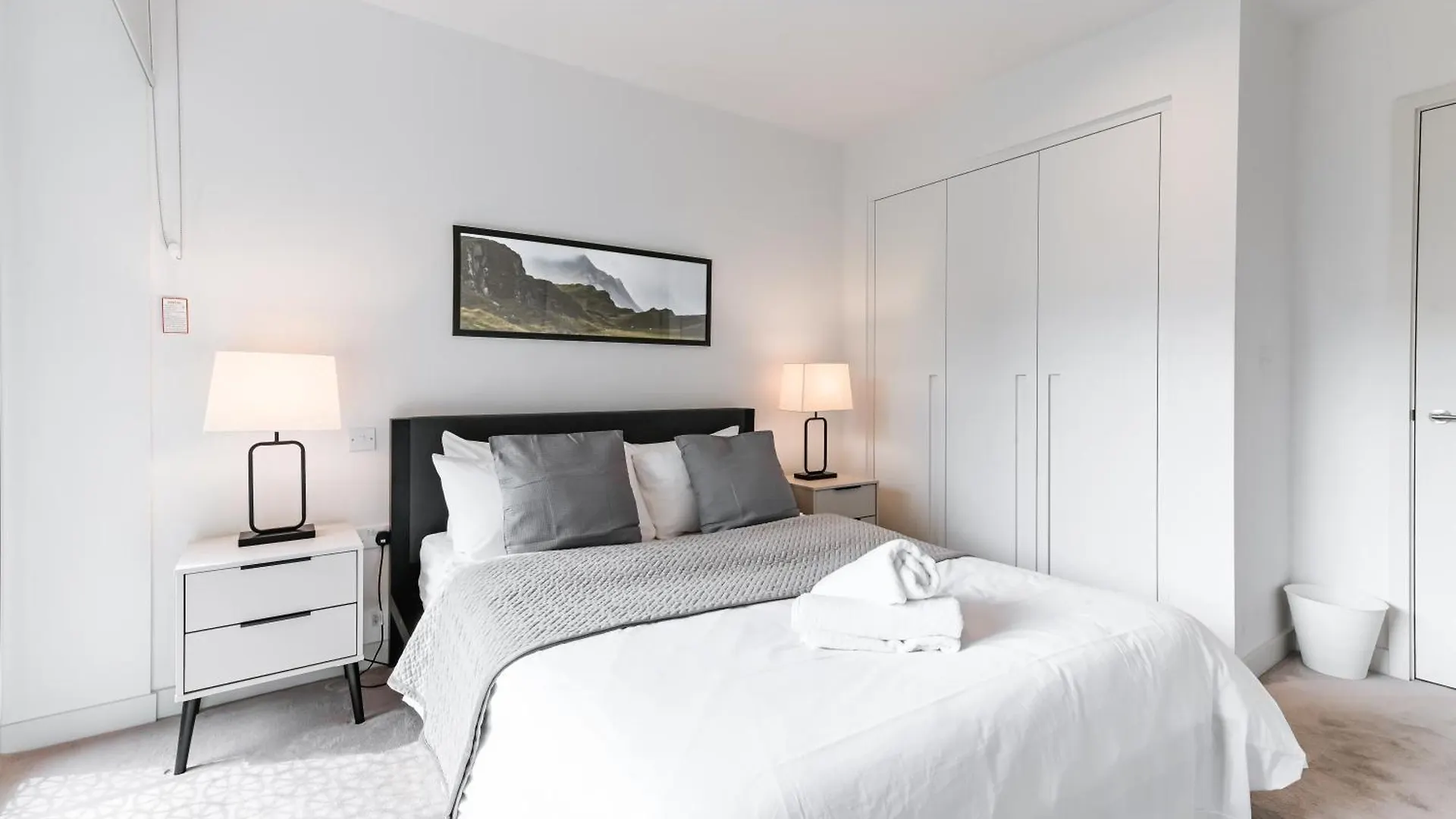 Khayat Homes - The Cosy Cabo - One Bed Apt London Apartment