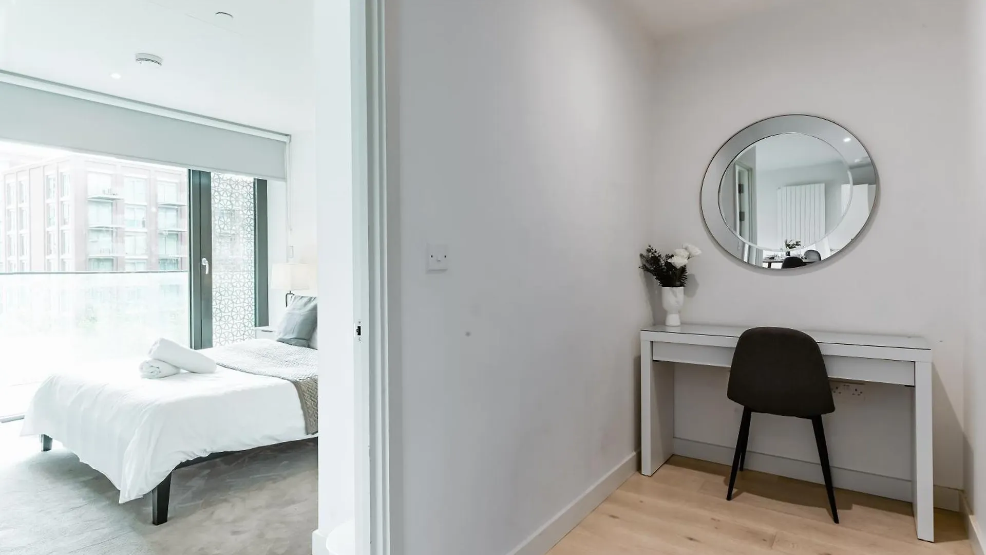 Khayat Homes - The Cosy Cabo - One Bed Apt London Apartment