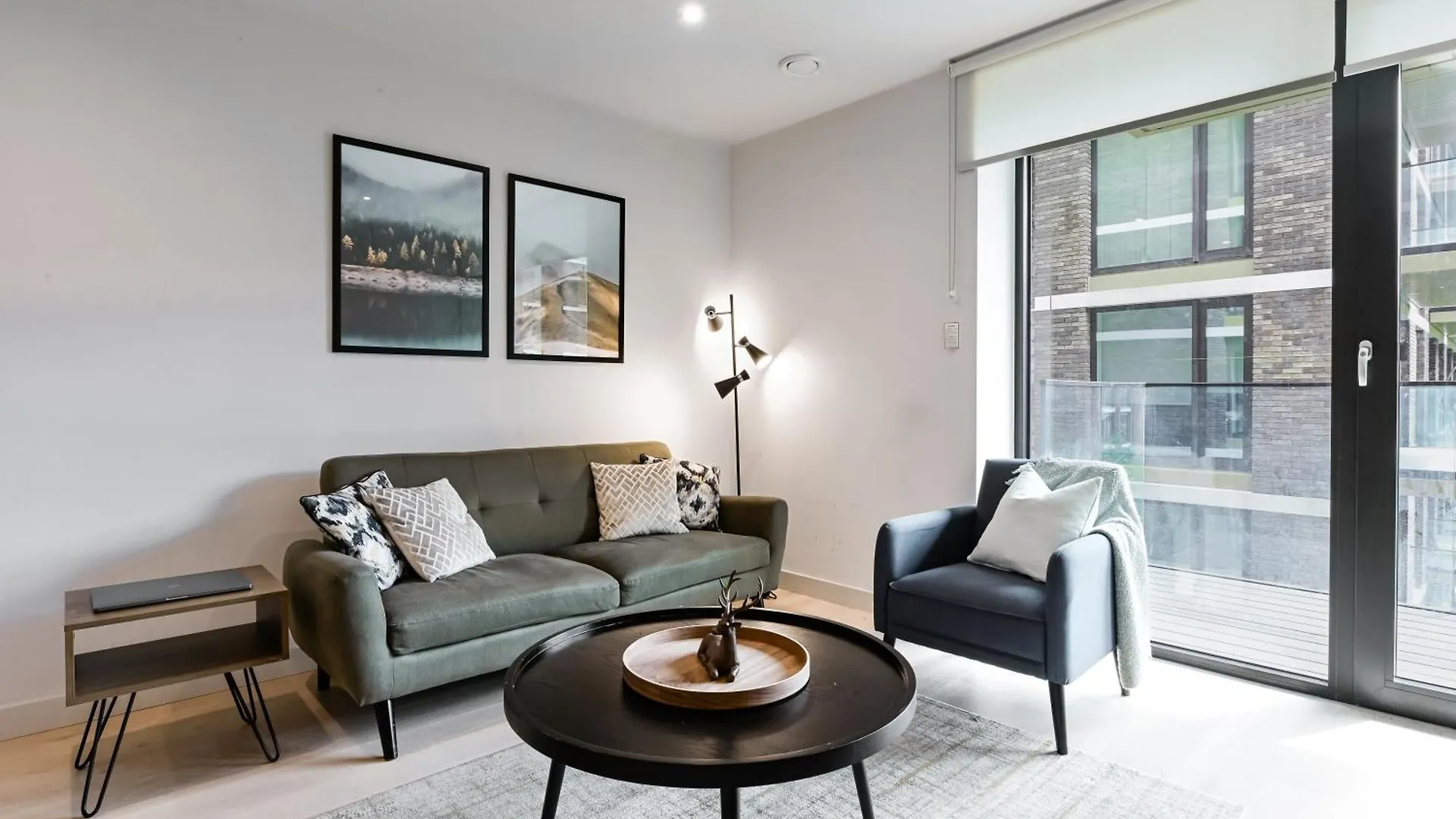 Khayat Homes - The Cosy Cabo - One Bed Apt London Apartment